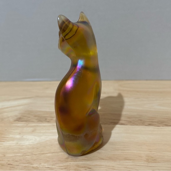 Vintage Fenton Stylized Iridescent Carnival Art Glass Sitting Cat 5 1/4” Figure - Picture 9 of 11